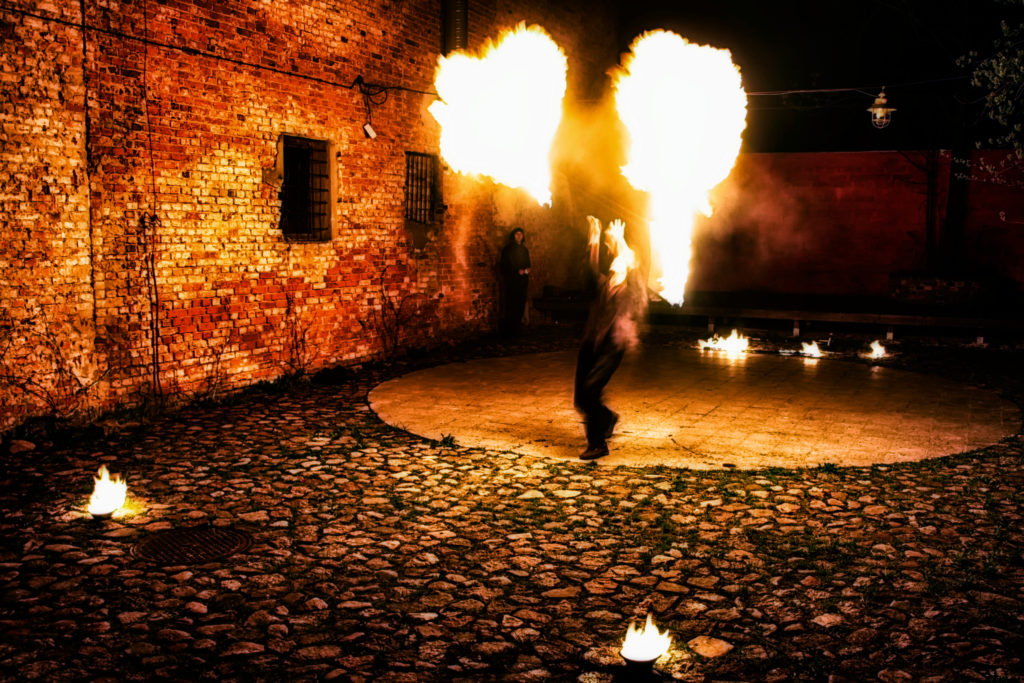FIRE SHOW- GORĄCA ATRAKCJA WESELNA