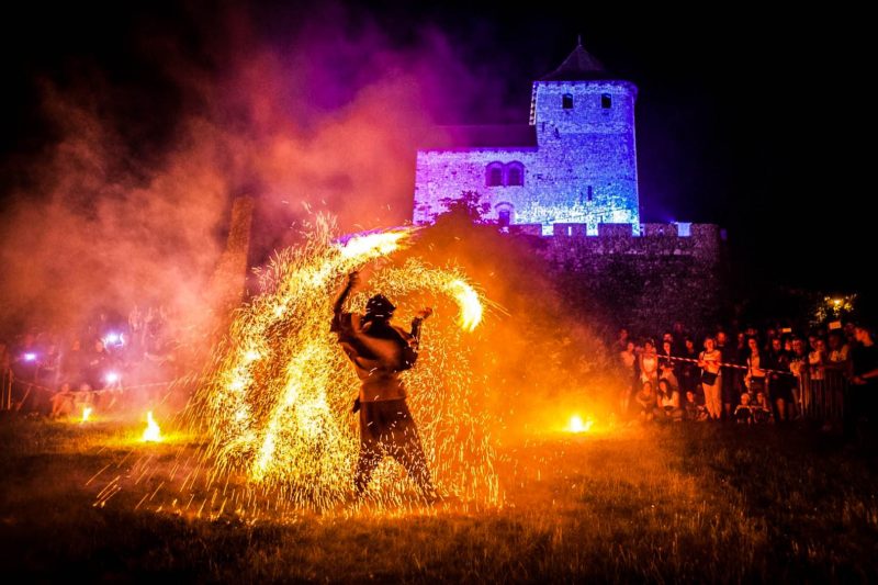 FIRE SHOW- GORĄCA ATRAKCJA WESELNA