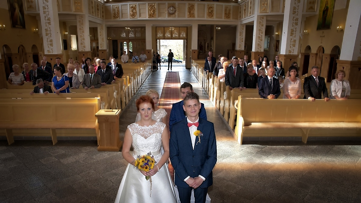 PRAKTYCZNY PORADNIK NA UDANE ZDJĘCIA ŚLUBNE Z KOŚCIOŁA (zdjęcie 8)